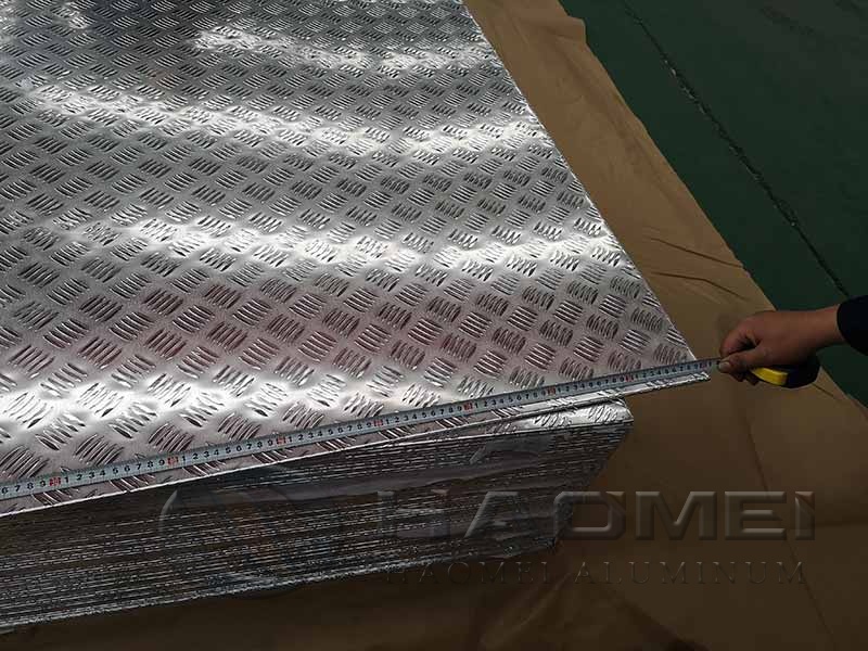 Packed aluminium tread plates